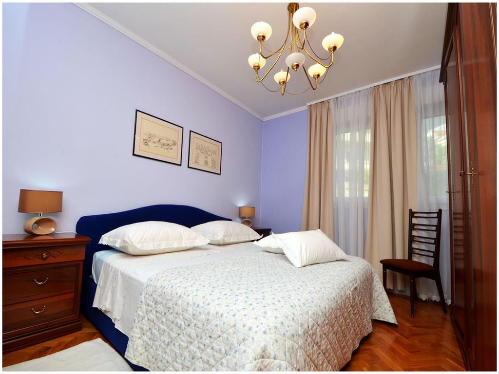 Apartment Laura Podstrana Chambre photo