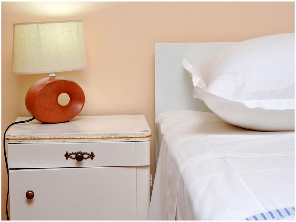 Apartment Laura Podstrana Chambre photo